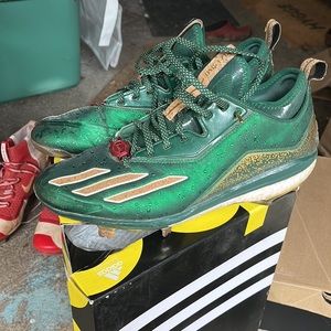 Adidas icon 2 Celebration 10.5 men baseball cleats, limited edition, great shape